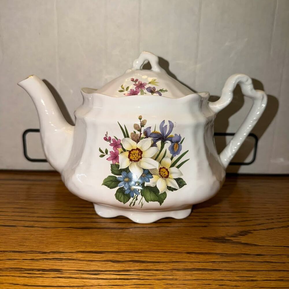 Fine Bone China Floral Teapot